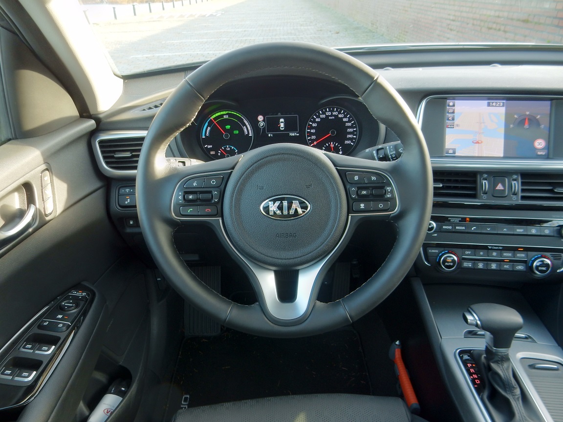 Kia heeft het Optima-aanbod uitgebreid met de PHEV. Zet die uitvoering de Optima beter neer op ze zakelijke markt? Met een rijtest zocht AutoVandaag dat uit.