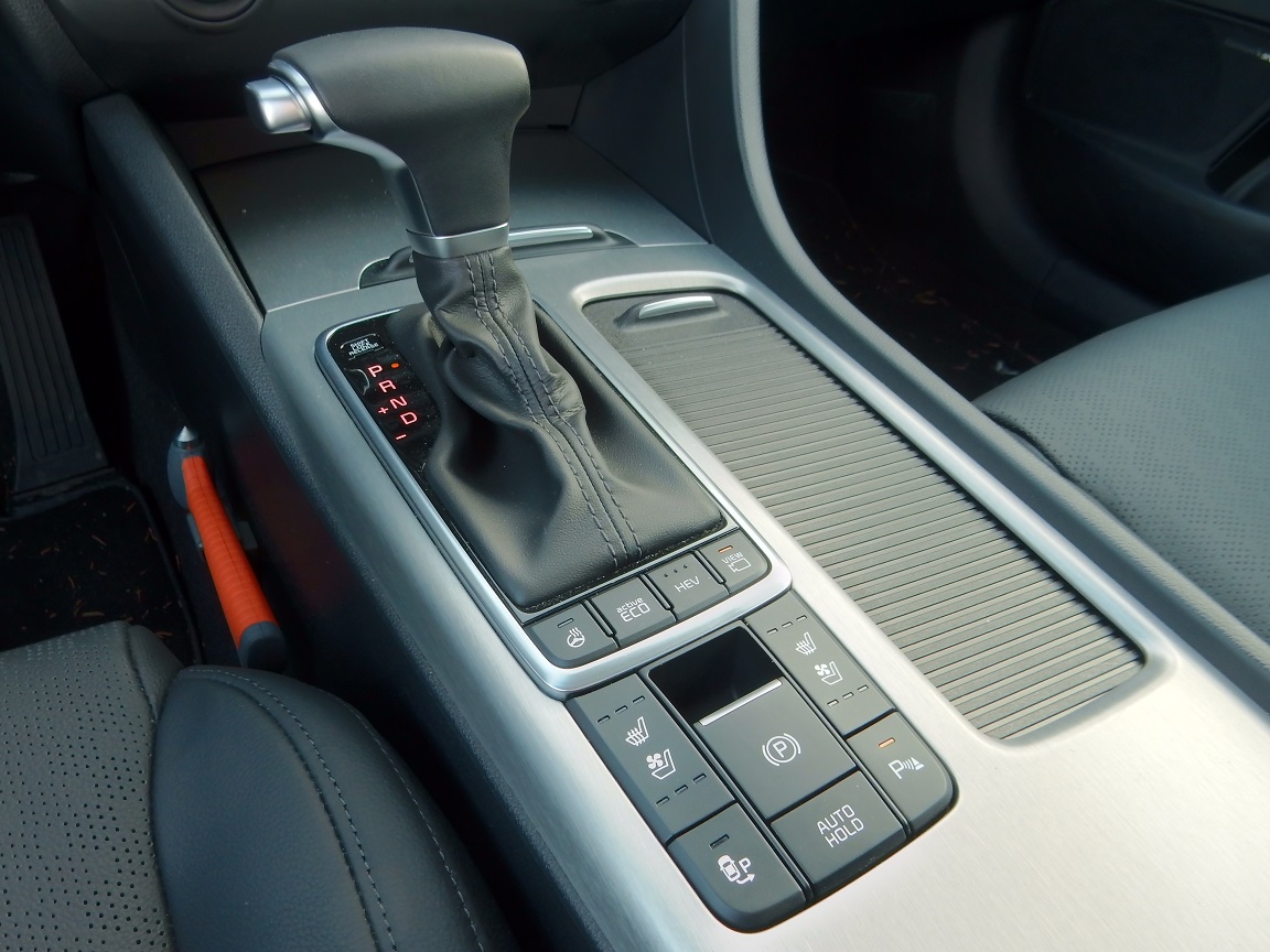 Kia heeft het Optima-aanbod uitgebreid met de PHEV. Zet die uitvoering de Optima beter neer op ze zakelijke markt? Met een rijtest zocht AutoVandaag dat uit.