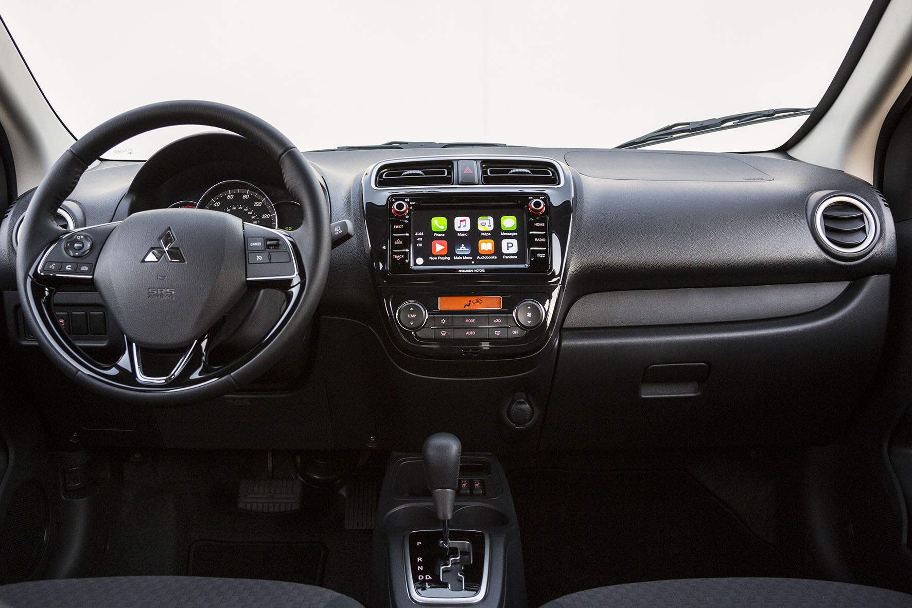 De facelift van de Mitsubishi Space Star fleurt de stadsauto flink op. Als eerste Mitsubishi is hij ook beschikbaar met Android Auto en Apple CarPlay.