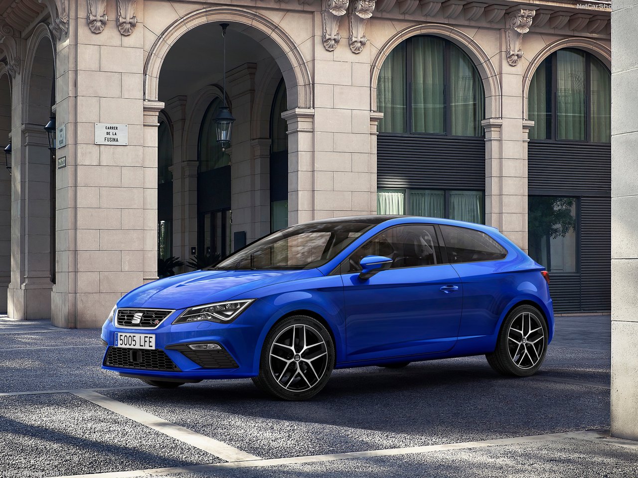 SEAT heeft de facelift van de 2017 Leon gepresenteerd. De wijzigingen zijn subtiel maar frissen de compacte middenklasser wel op.