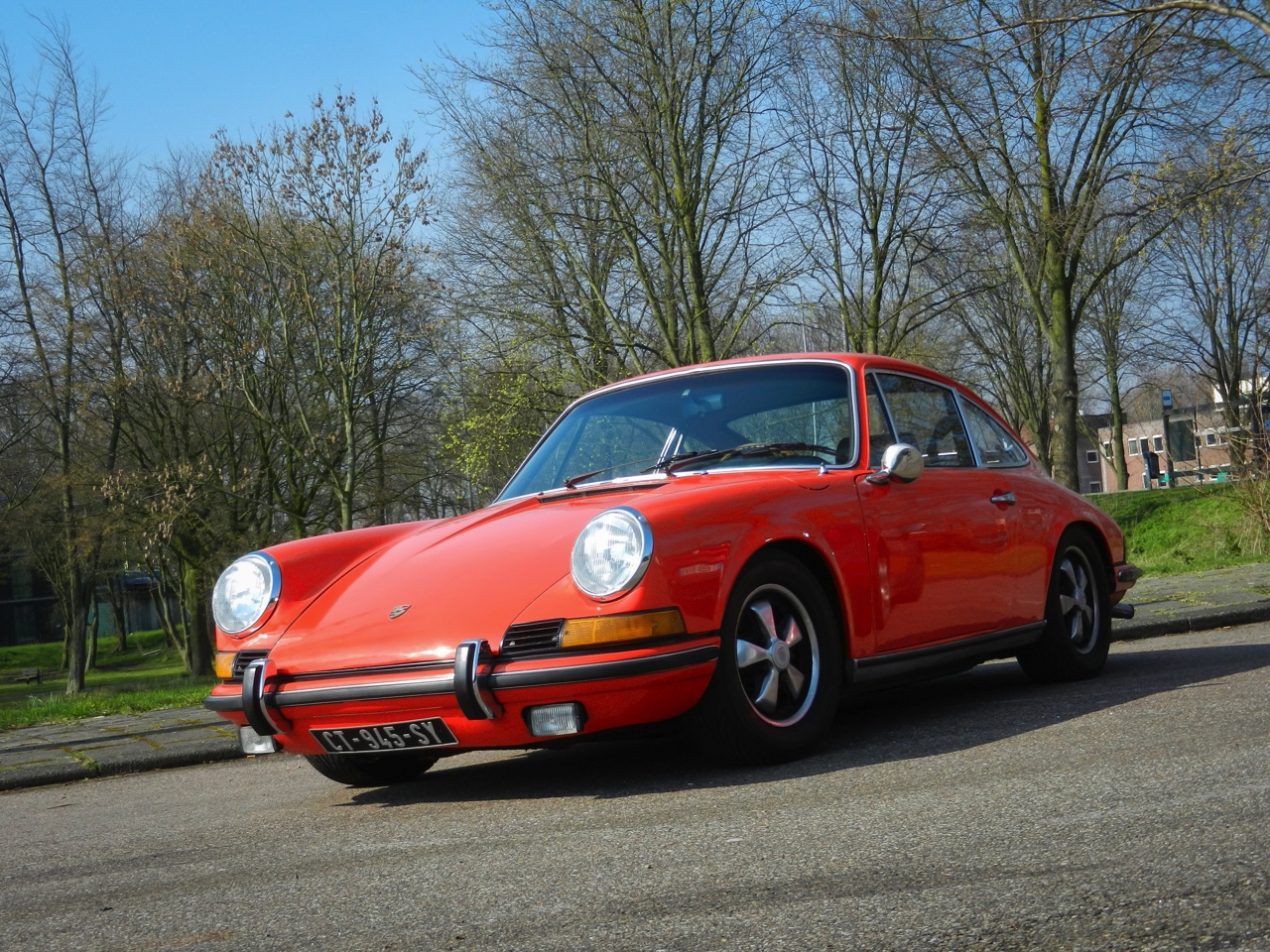 Tulpenrallye Proloog met keuringsdag voor alle equipes op 25 april 2015 bij Athlon Car Lease in Almere.