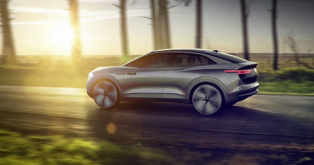 Volkswagen heeft nu het doek getrokken van de nieuwe I.D. conceptcar. De vierdeurs coup-SUV heeft de naam Crozz gekregen. De auto presenteert onder andere een interieur met luchtzuiveringssysteem.
