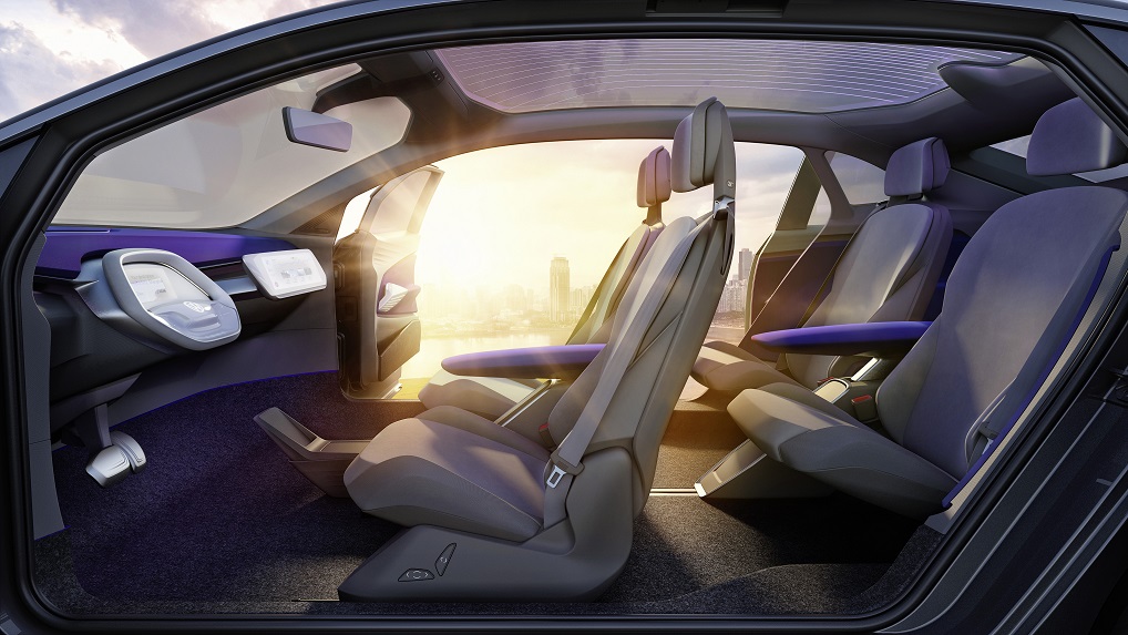 Volkswagen heeft nu het doek getrokken van de nieuwe I.D. conceptcar. De vierdeurs coup-SUV heeft de naam Crozz gekregen. De auto presenteert onder andere een interieur met luchtzuiveringssysteem.
