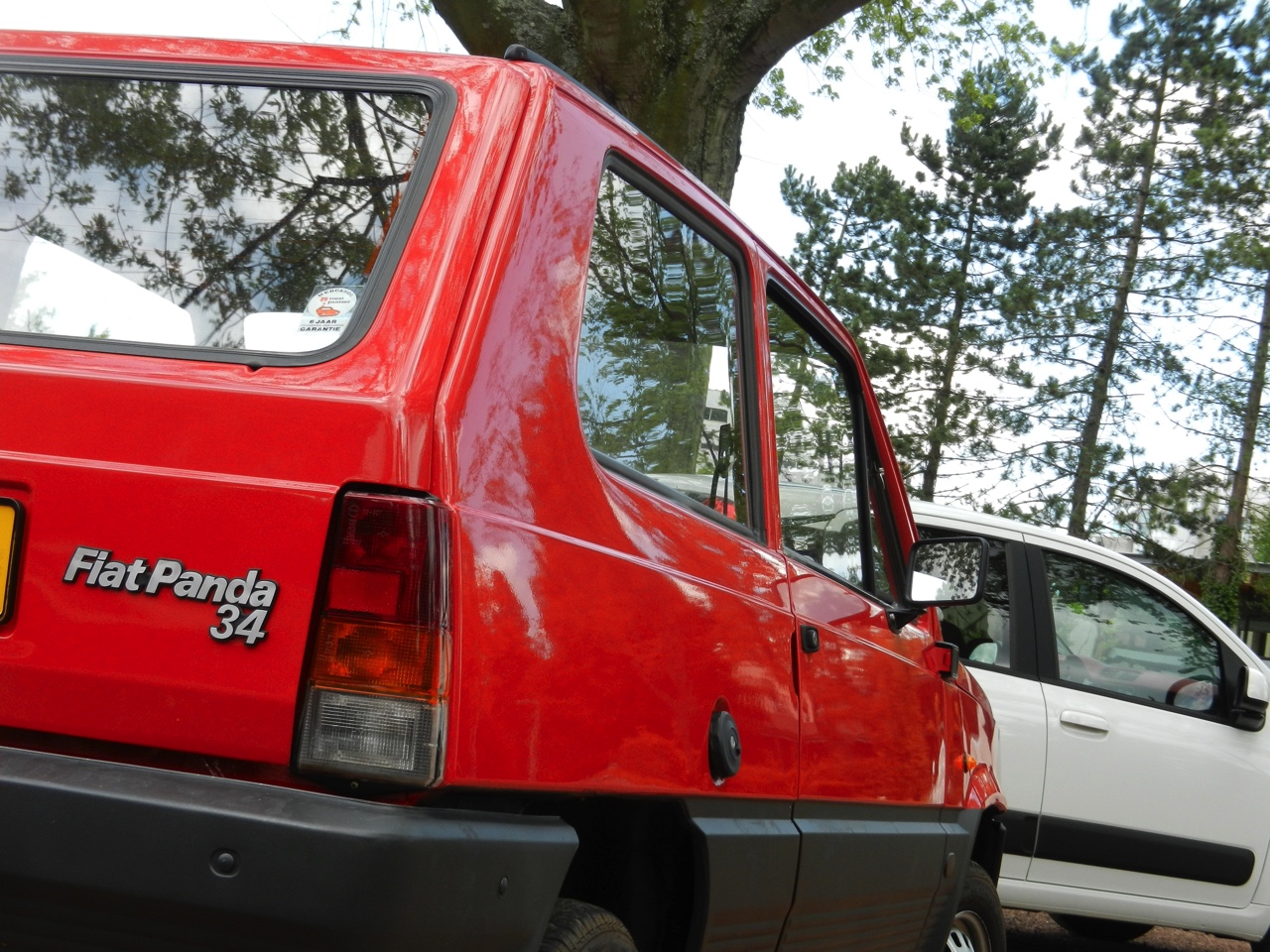 Autotest Fiat Panda 1.2 Edizione Cool met viercilinder. Anno 2016 te koop voor minder dan 10.000 euro. Net als de Panda 34 een betaalbare auto. De geschiedenis herhaalt zich.