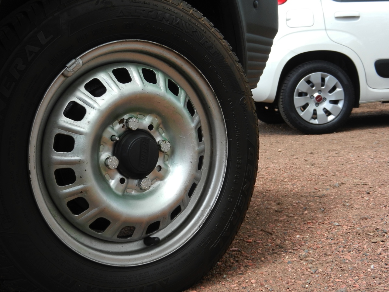 Autotest Fiat Panda 1.2 Edizione Cool met viercilinder. Anno 2016 te koop voor minder dan 10.000 euro. Net als de Panda 34 een betaalbare auto. De geschiedenis herhaalt zich.
