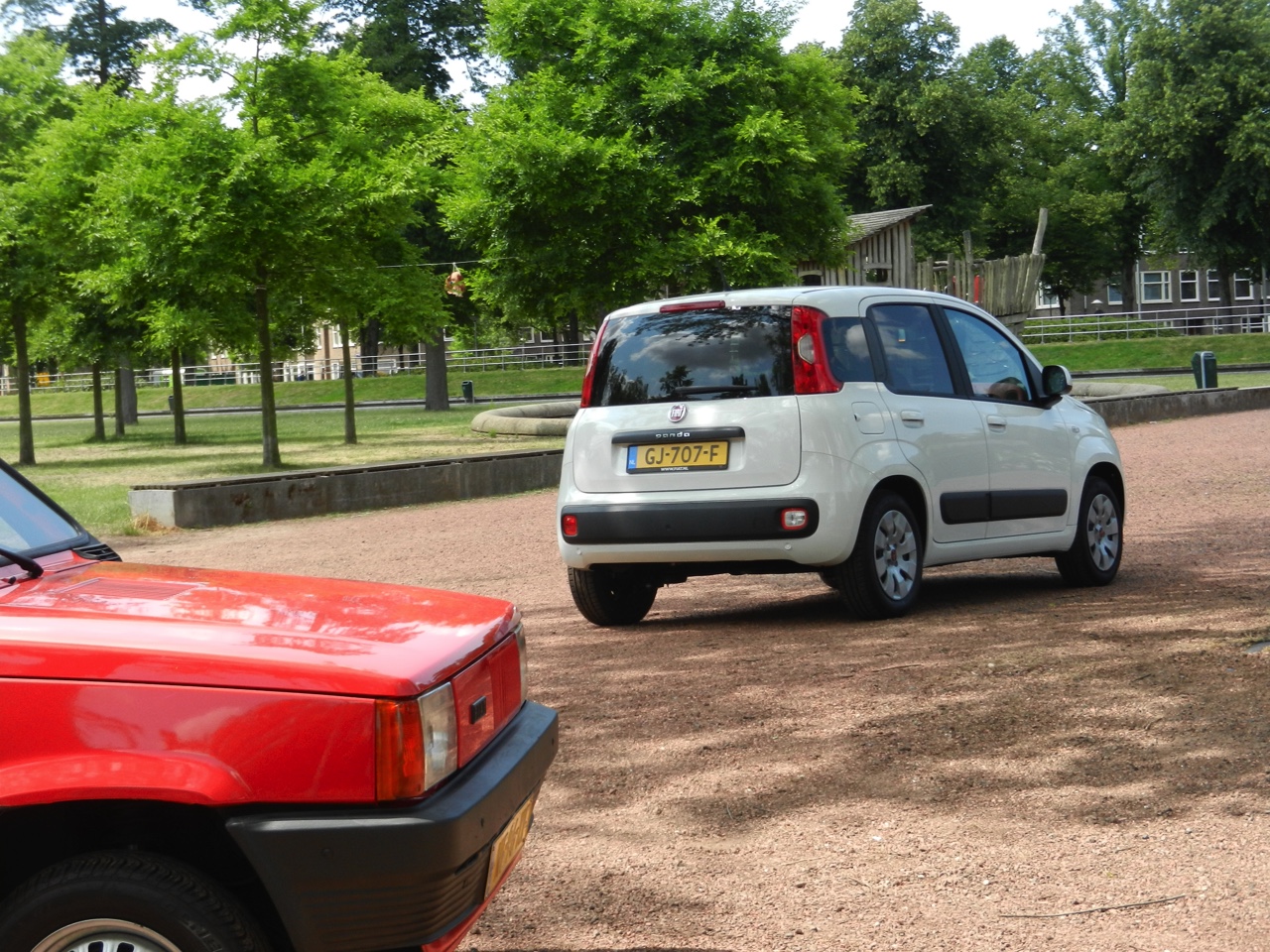 Autotest Fiat Panda 1.2 Edizione Cool met viercilinder. Anno 2016 te koop voor minder dan 10.000 euro. Net als de Panda 34 een betaalbare auto. De geschiedenis herhaalt zich.