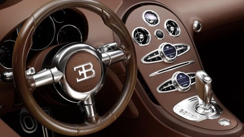 Bugatti Veyron 'Ettore Bugatti' als laatste Legend is exclusief uitgevoerd met koolstofvezel en aluminium, maar ook twee soorten lederen bekleding.