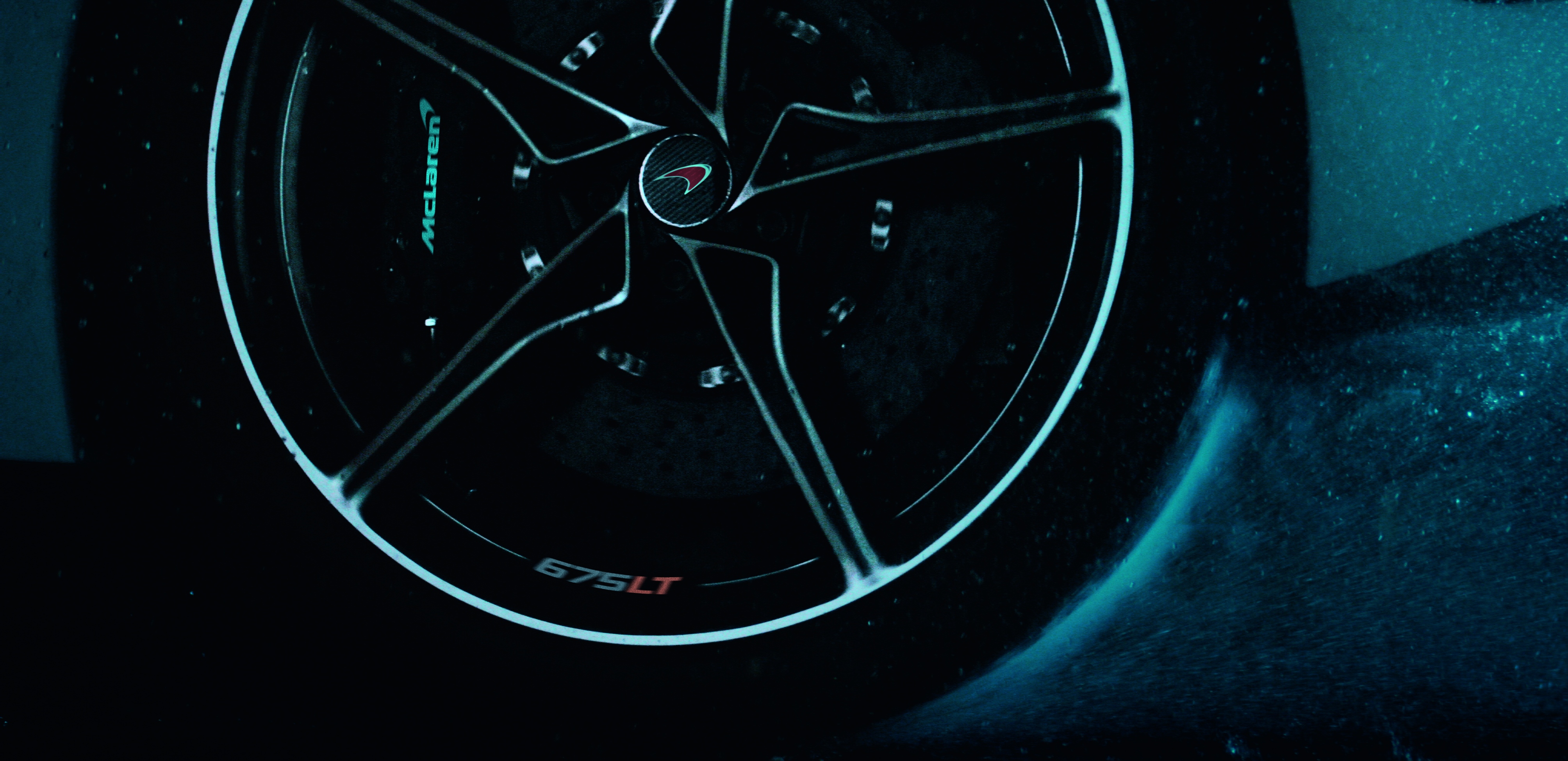 McLaren stelt snelste, lichtste en meest pure model voor, de 675LT Longtail.