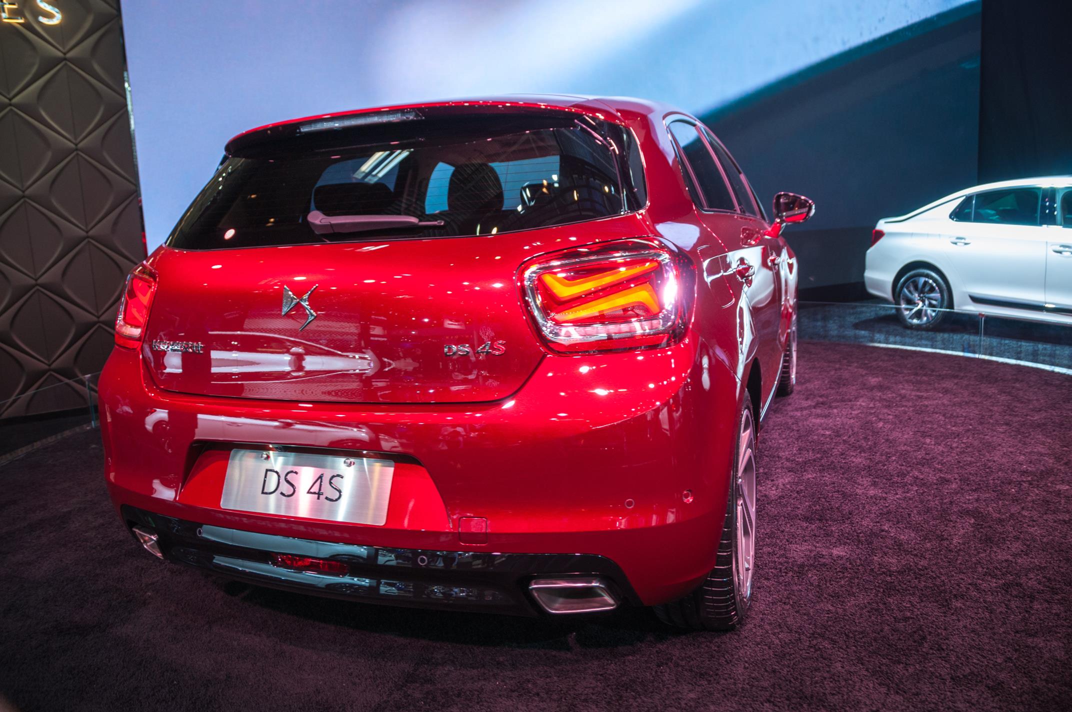 De DS4 voor China heet DS4 S en toont zich nog extravaganter dan de reguliere DS 4 voor Europa.