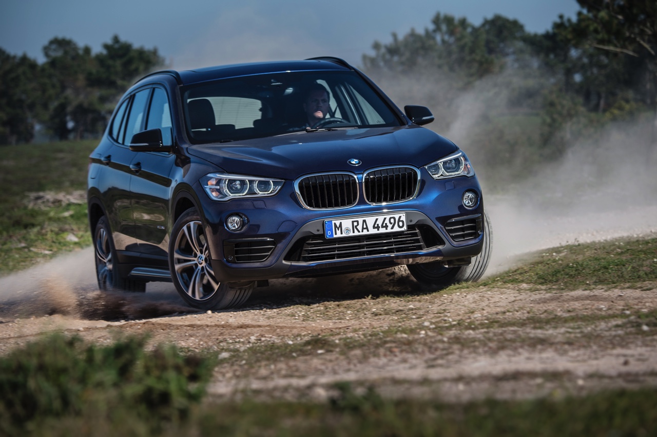 De nieuwe BMW X1 is digitaal onthuld en komt eind oktober 2015 naar Nederland. Hij transformeert tot SUV met stoerdere looks, voor- of vierwielaandrijving en 20% bijtelling als diesel.