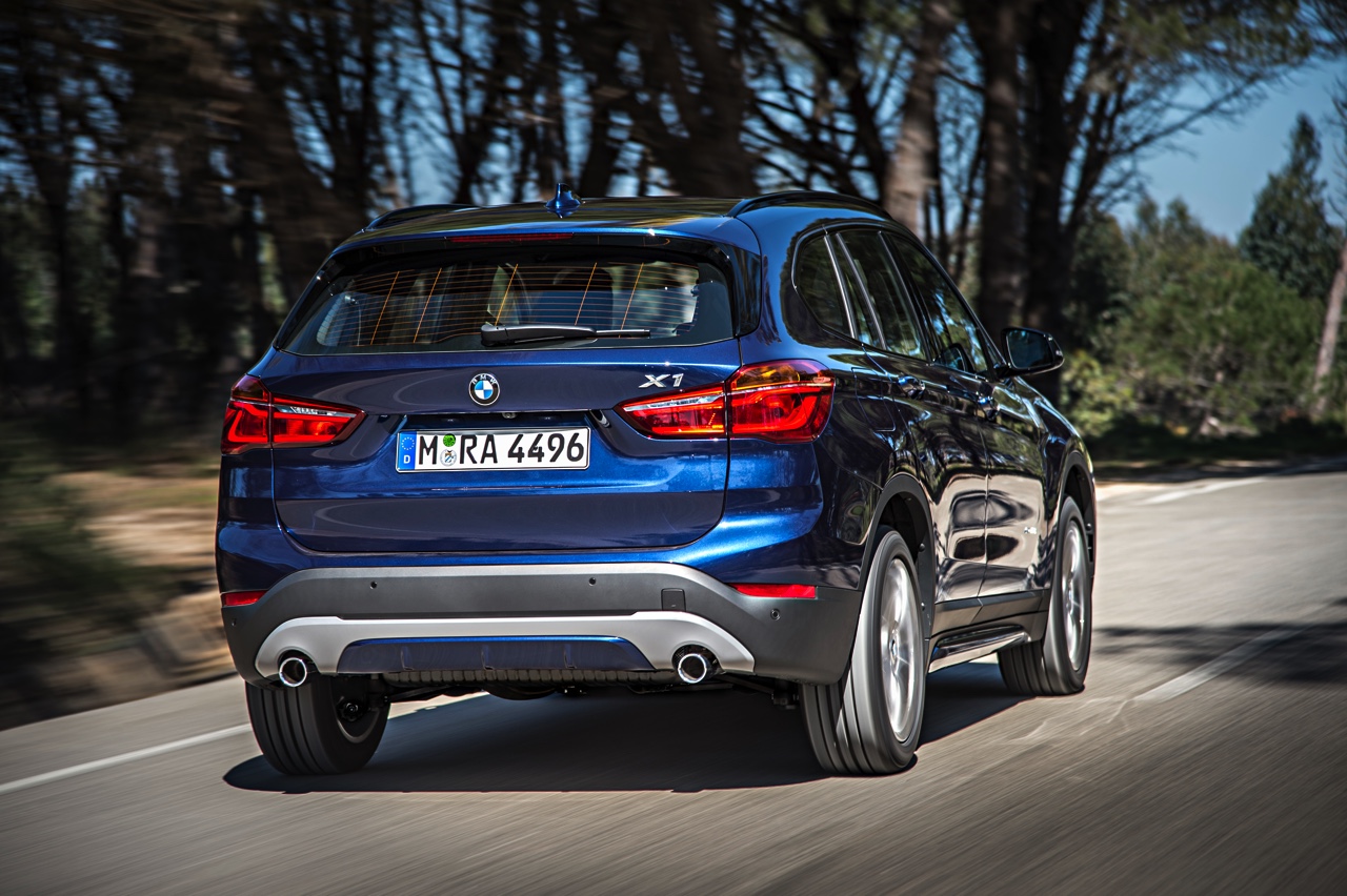 De nieuwe BMW X1 is digitaal onthuld en komt eind oktober 2015 naar Nederland. Hij transformeert tot SUV met stoerdere looks, voor- of vierwielaandrijving en 20% bijtelling als diesel.