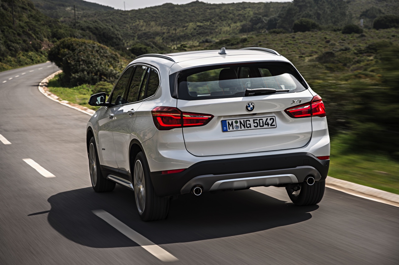 De nieuwe BMW X1 is digitaal onthuld en komt eind oktober 2015 naar Nederland. Hij transformeert tot SUV met stoerdere looks, voor- of vierwielaandrijving en 20% bijtelling als diesel.
