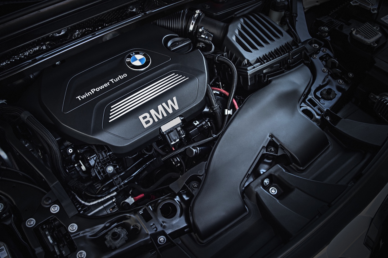 De nieuwe BMW X1 is digitaal onthuld en komt eind oktober 2015 naar Nederland. Hij transformeert tot SUV met stoerdere looks, voor- of vierwielaandrijving en 20% bijtelling als diesel.