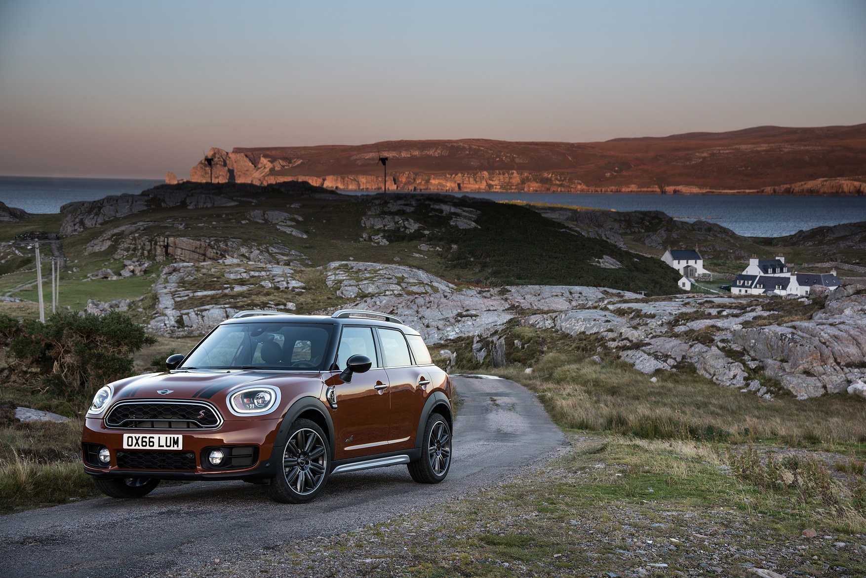 De nieuwe Mini Countryman werd gisteren gepresenteerd. Vandaag zetten we op een rijtje wat je echt over de auto moet of wilt weten.