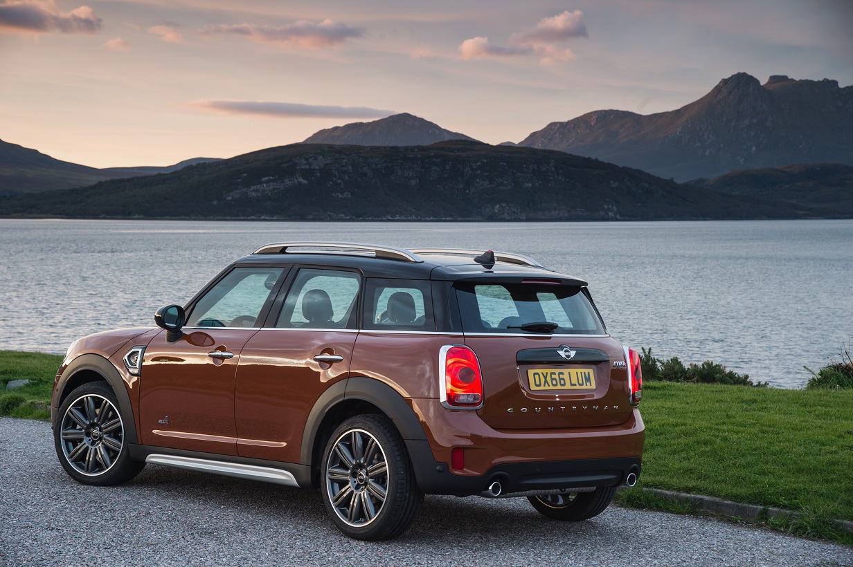 De nieuwe Mini Countryman werd gisteren gepresenteerd. Vandaag zetten we op een rijtje wat je echt over de auto moet of wilt weten.