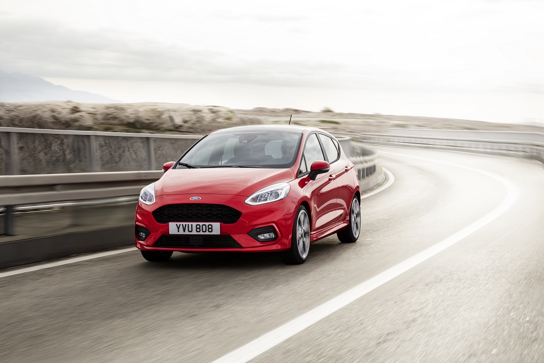 Nadat Ford de nieuwe Fiesta in vier uitvoeringen heeft gepresenteerd, is nu ook meer andere informatie bekend geworden. Bijvoorbeeld welke motoren, rijhulpsystemen en uitrusting de auto krijgt.