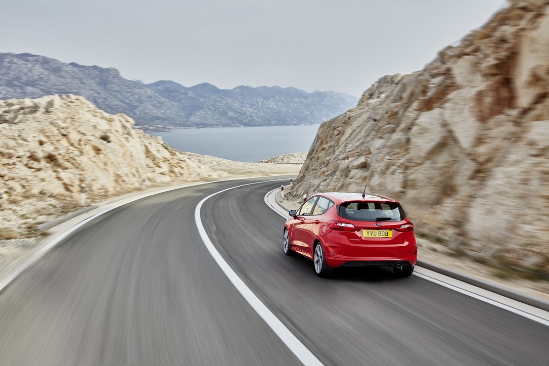 Nadat Ford de nieuwe Fiesta in vier uitvoeringen heeft gepresenteerd, is nu ook meer andere informatie bekend geworden. Bijvoorbeeld welke motoren, rijhulpsystemen en uitrusting de auto krijgt.