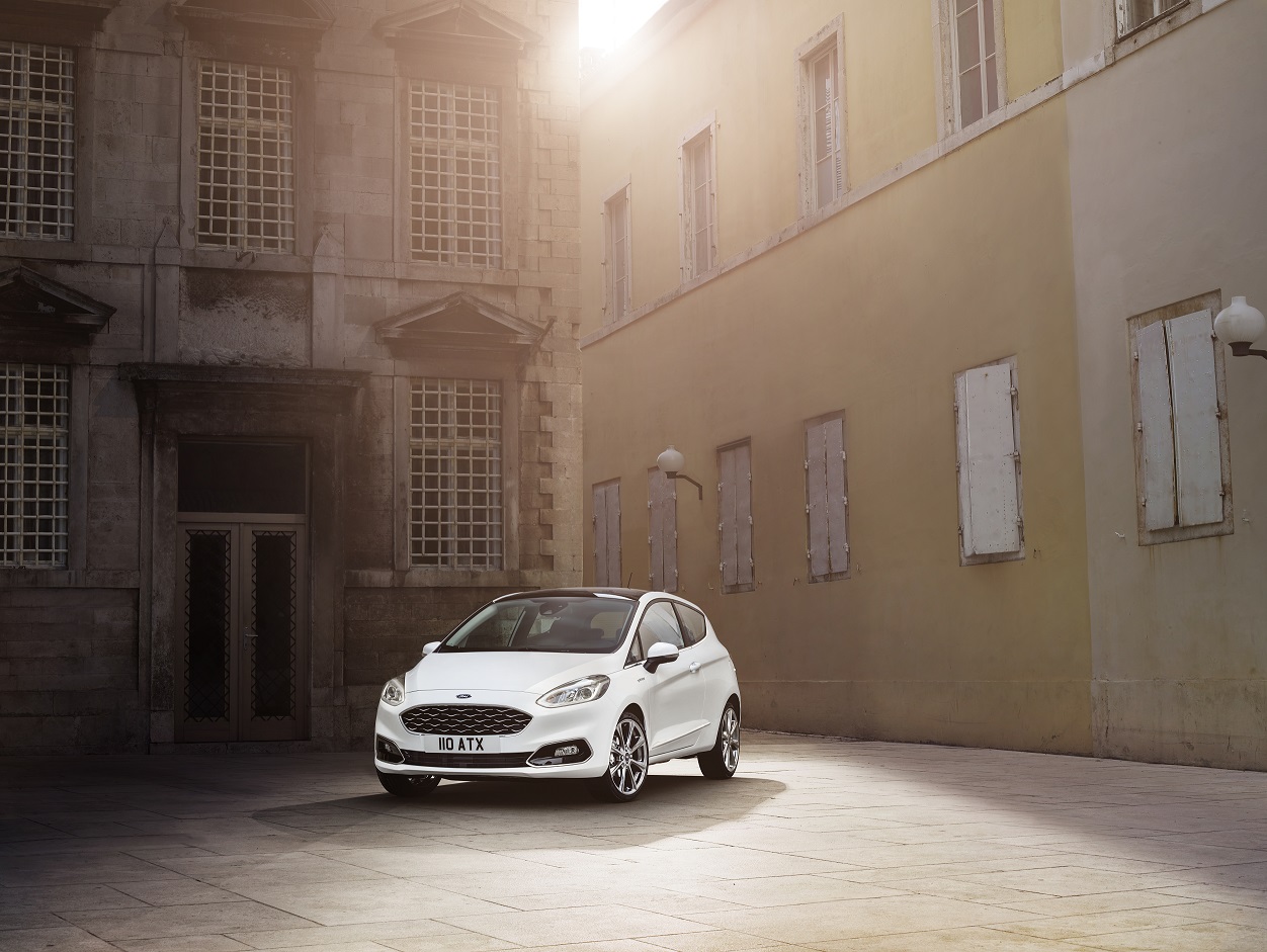 Nadat Ford de nieuwe Fiesta in vier uitvoeringen heeft gepresenteerd, is nu ook meer andere informatie bekend geworden. Bijvoorbeeld welke motoren, rijhulpsystemen en uitrusting de auto krijgt.