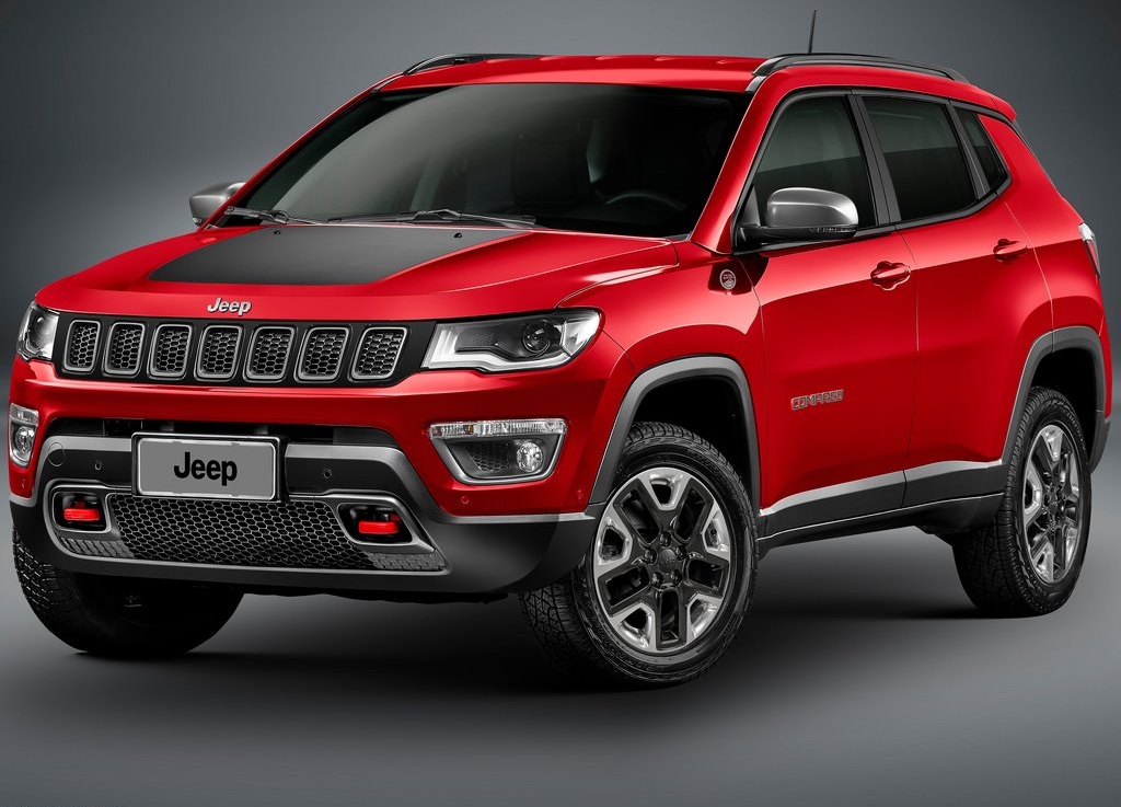 Nadat hij vorige week betrapt was tijdens een officile fotoshoot, komt Jeep nu zelf met beeld en informatie over de nieuwe 2017 Jeep Compass.
