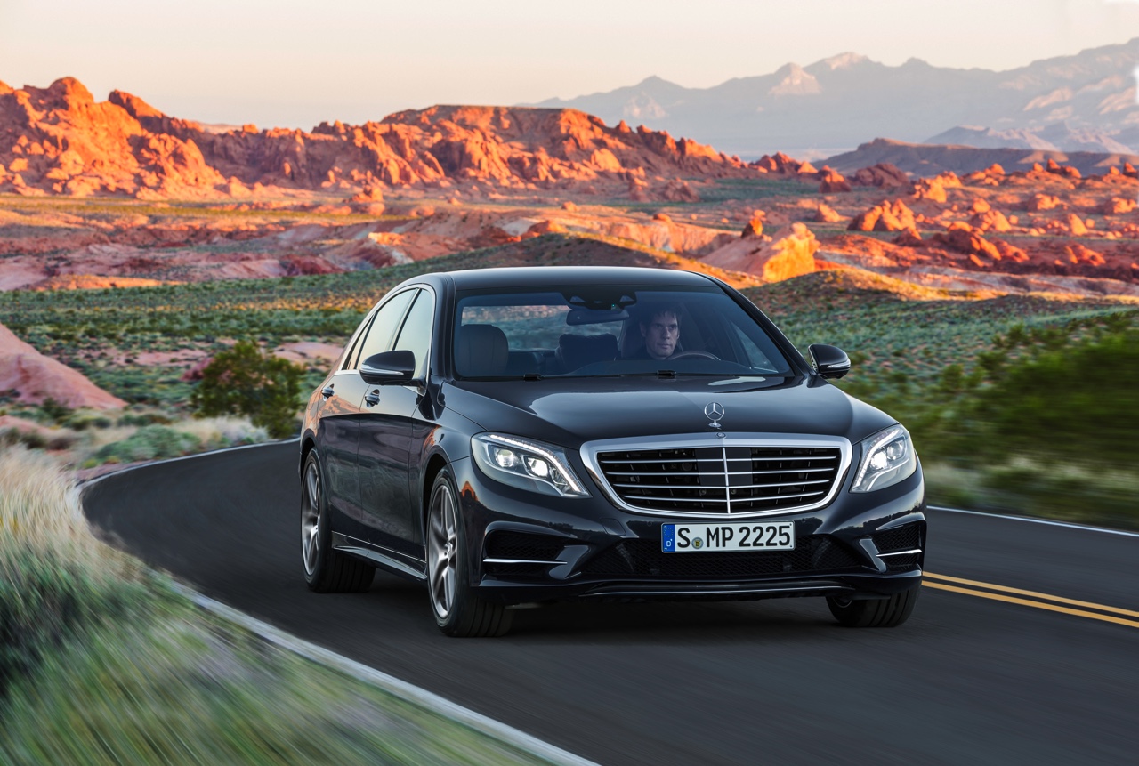 Mercedes-Benz laat de nieuwe E-Klasse W223 al uitlekken. Het model heeft veel weg van zijn grotere en kleinere broer, de S-Klasse en C-Klasse.