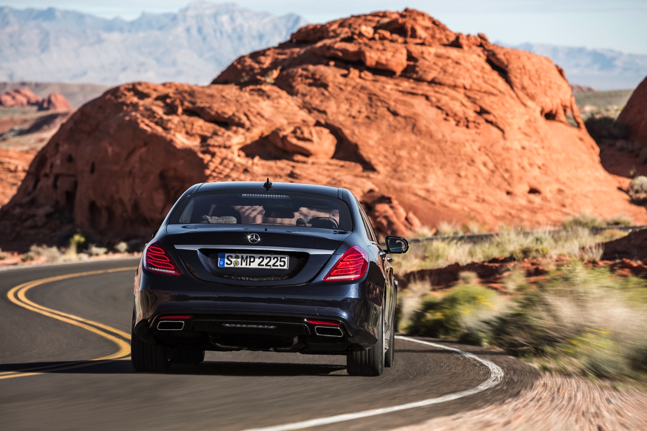 Mercedes-Benz laat de nieuwe E-Klasse W223 al uitlekken. Het model heeft veel weg van zijn grotere en kleinere broer, de S-Klasse en C-Klasse.
