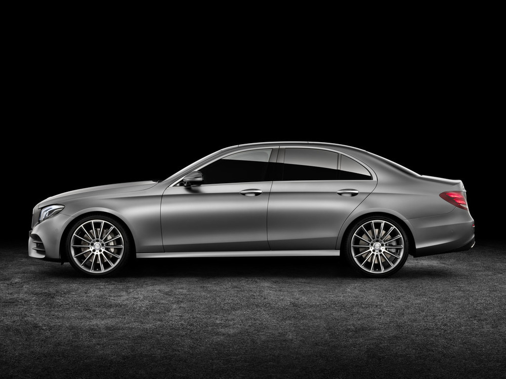 Mercedes-Benz laat de nieuwe E-Klasse W223 al uitlekken. Het model heeft veel weg van zijn grotere en kleinere broer, de S-Klasse en C-Klasse.