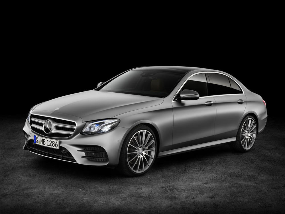 Mercedes-Benz laat de nieuwe E-Klasse W223 al uitlekken. Het model heeft veel weg van zijn grotere en kleinere broer, de S-Klasse en C-Klasse.