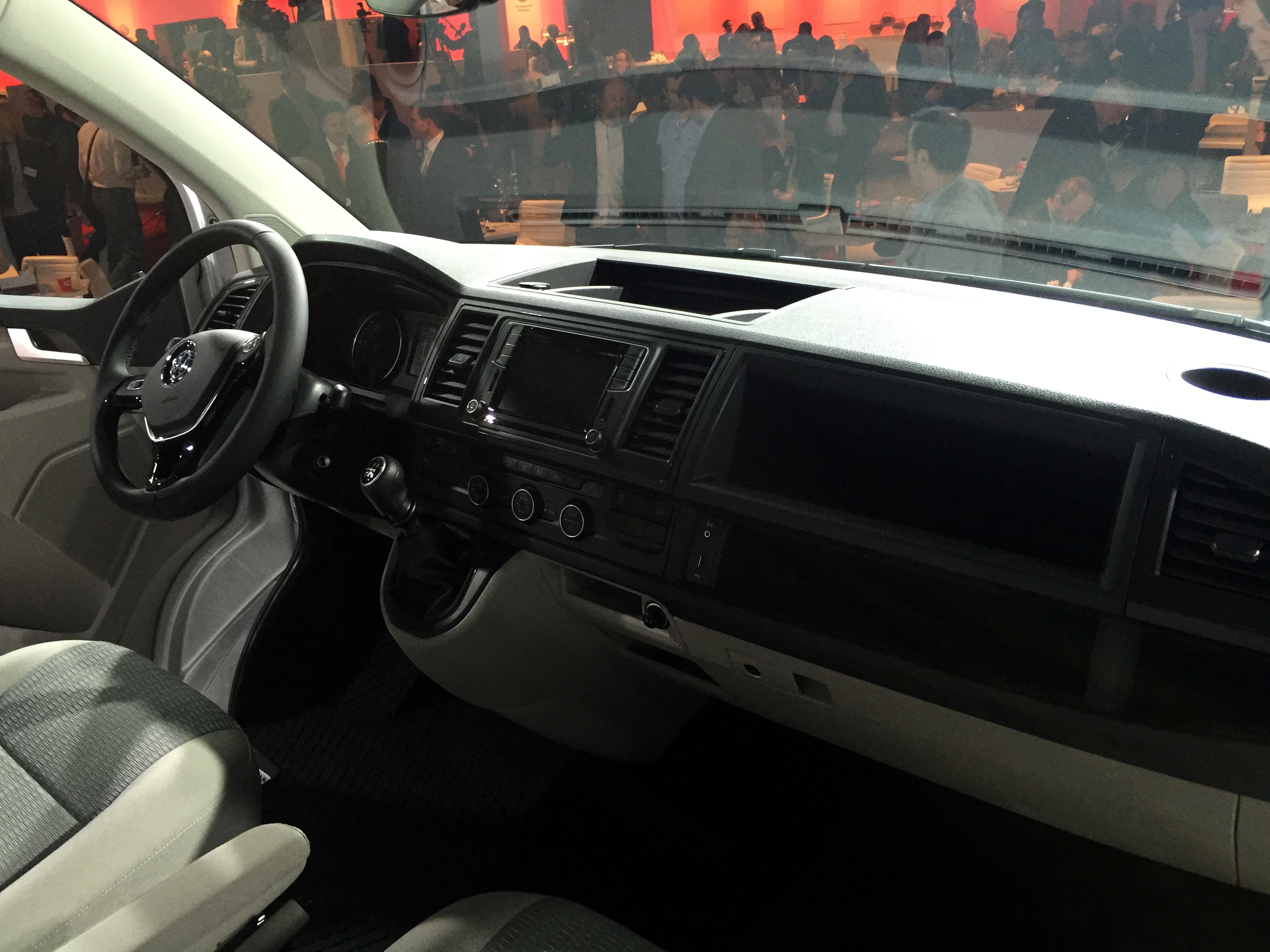 Introductie nieuwe Volkswagen Transporter en Multivan, de T6 generatie ziet het licht in Amsterdam met allerlei innovaties op gebied van comfort en veiligheid.