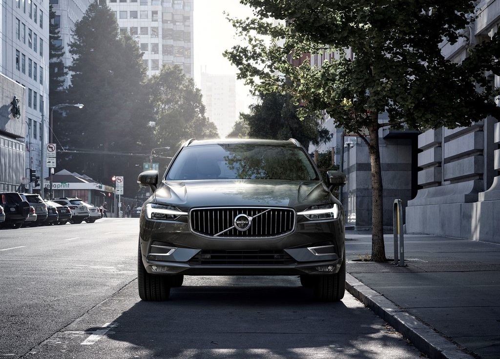 Volvo heeft op de Autosalon van Genve het doek getrokken van de Volvo XC90. Daarmee kunnen we de opvolger van het populaire huidige model nu in volle glorie bewonderen.