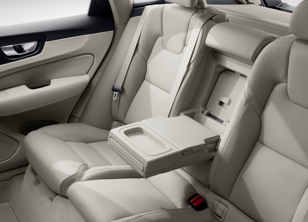 Volvo heeft op de Autosalon van Genve het doek getrokken van de Volvo XC90. Daarmee kunnen we de opvolger van het populaire huidige model nu in volle glorie bewonderen.