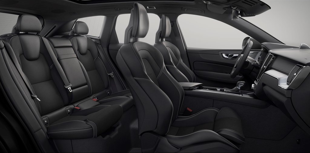 Volvo heeft op de Autosalon van Genve het doek getrokken van de Volvo XC90. Daarmee kunnen we de opvolger van het populaire huidige model nu in volle glorie bewonderen.