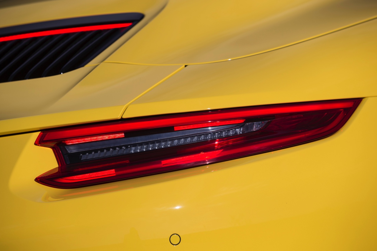 Autotest Porsche 911 Carrera S, de facelift van de 991-generatie is een feit. Verbeterde styling en een opgewaardeerd onderstel maken het icoon nog sterker.