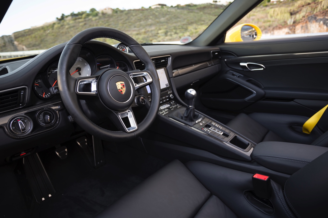 Autotest Porsche 911 Carrera S, de facelift van de 991-generatie is een feit. Verbeterde styling en een opgewaardeerd onderstel maken het icoon nog sterker.