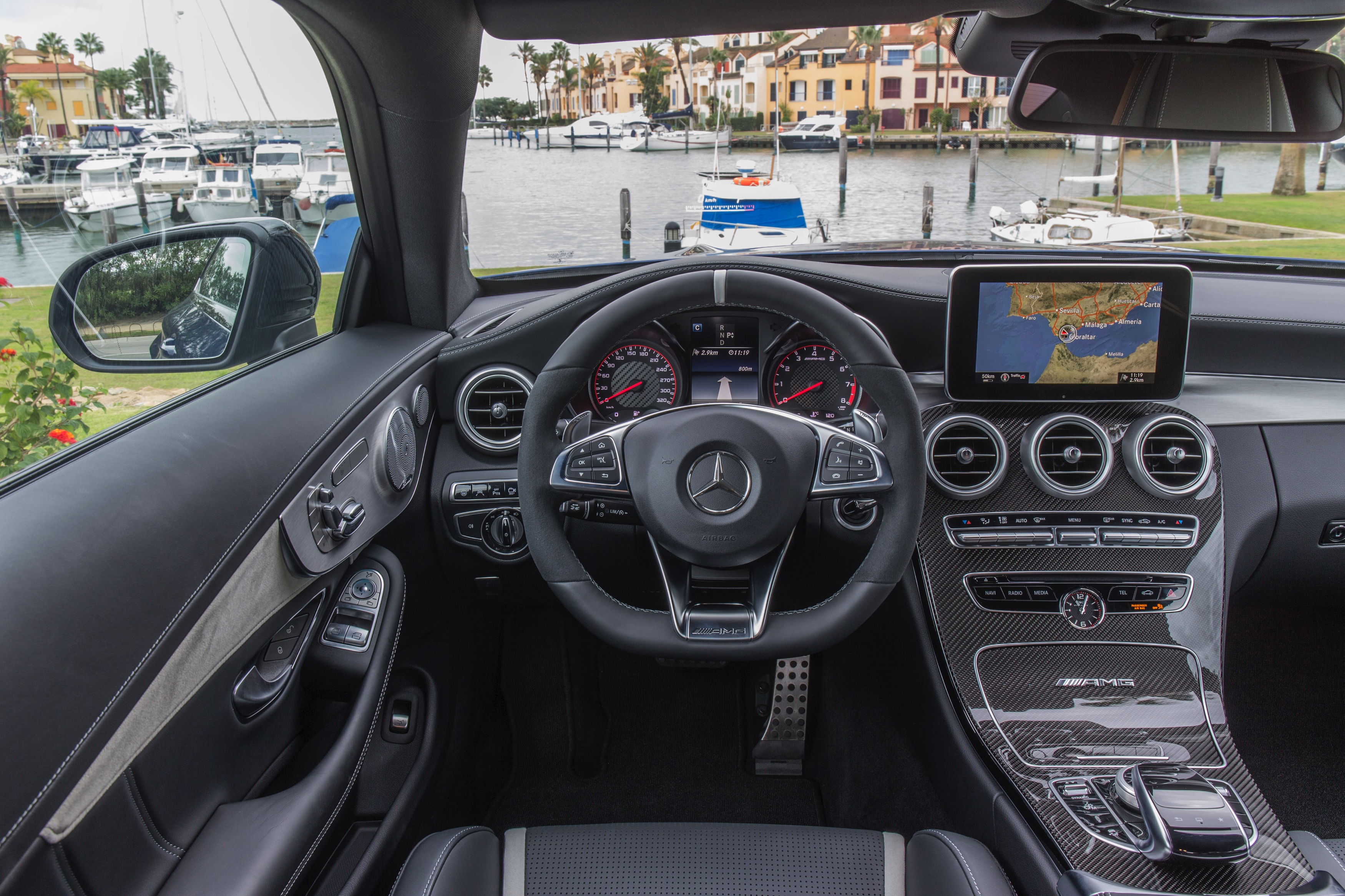 Nul naar honderd in 3,9 seconden, 510 pk, een top van 290 km/h en een soundtrack waar je nekharen van overeind gaan staan. Maak kennis met de Mercedes-AMG C 63 S Coup