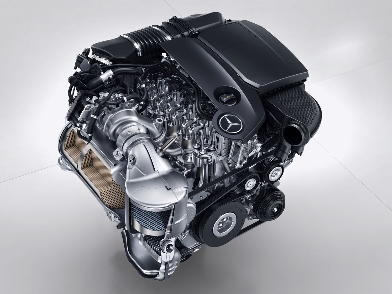 Powerdiesel van Mercedes-Benz onderweg als OM656 dieselmotor. Deze nieuwe 3.0 liter zescilinder dieselmotor levert maximaal 340 pk en 700 Nm.