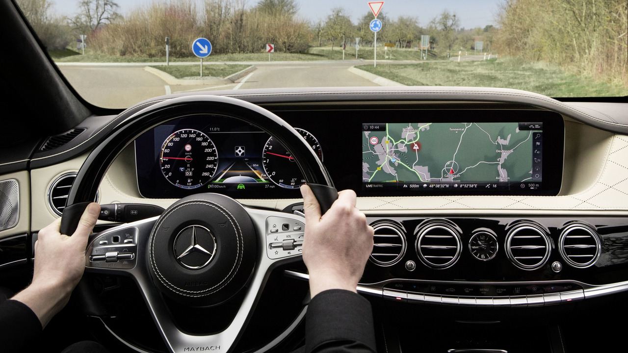De auto moet nog worden onthuld, maar Mercedes-Benz geeft alvast toelichting op de autonome rijtechnologie die de gefacelifte S-Klasse straks aan boord heeft.