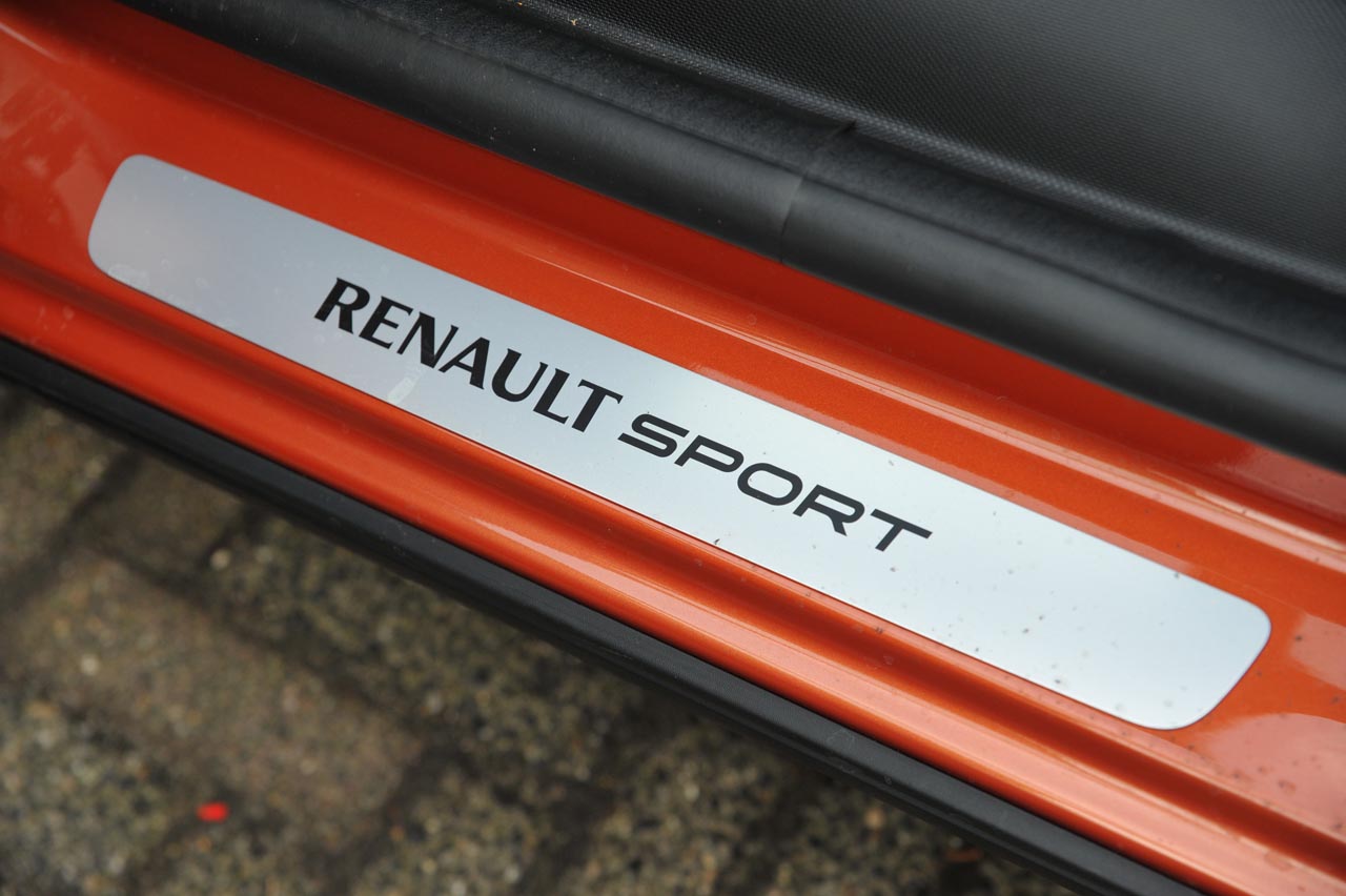 Renault heeft in het programma een lekker snelle uitvoering van de Twingo. Deze GT is onder handen genomen door Renault Sport en dat is altijd goed nieuws.