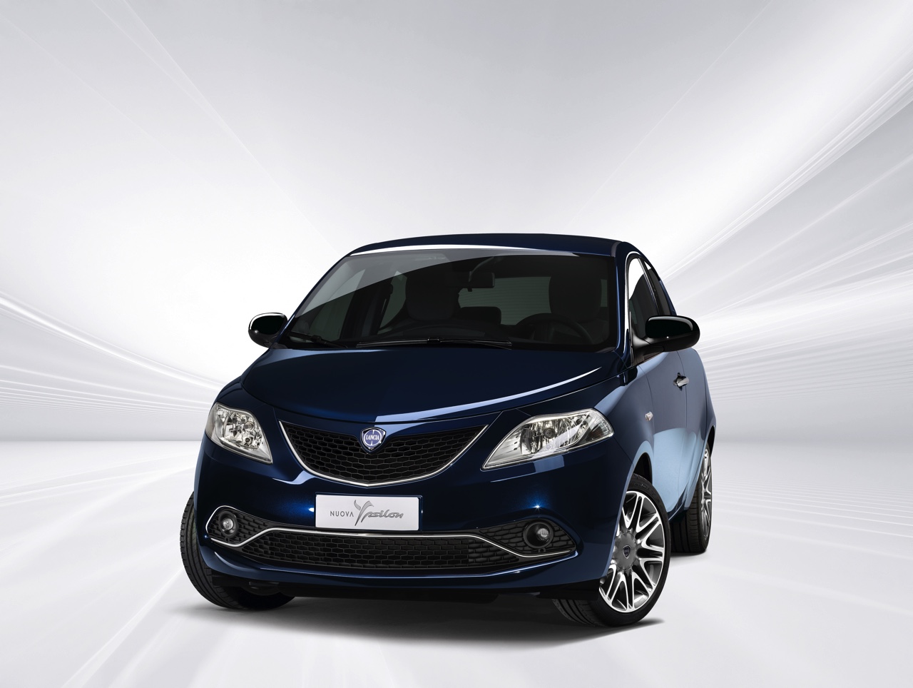 Lancia zet de nieuwe Ypsilon in de prijslijst. Het faceliftmodel is er vanaf 13.900 euro met twee- en vierclinder, maar ook leverbaar als EcoChic op aardgas.