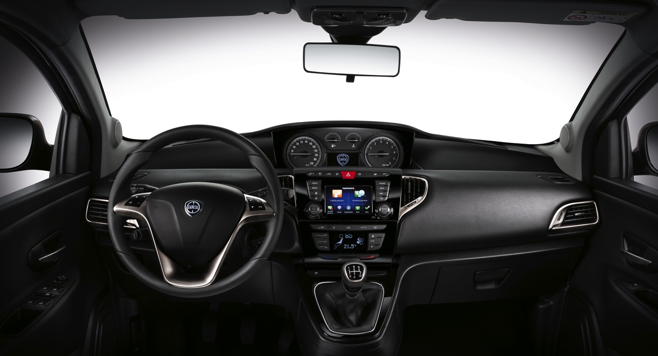 Lancia zet de nieuwe Ypsilon in de prijslijst. Het faceliftmodel is er vanaf 13.900 euro met twee- en vierclinder, maar ook leverbaar als EcoChic op aardgas.