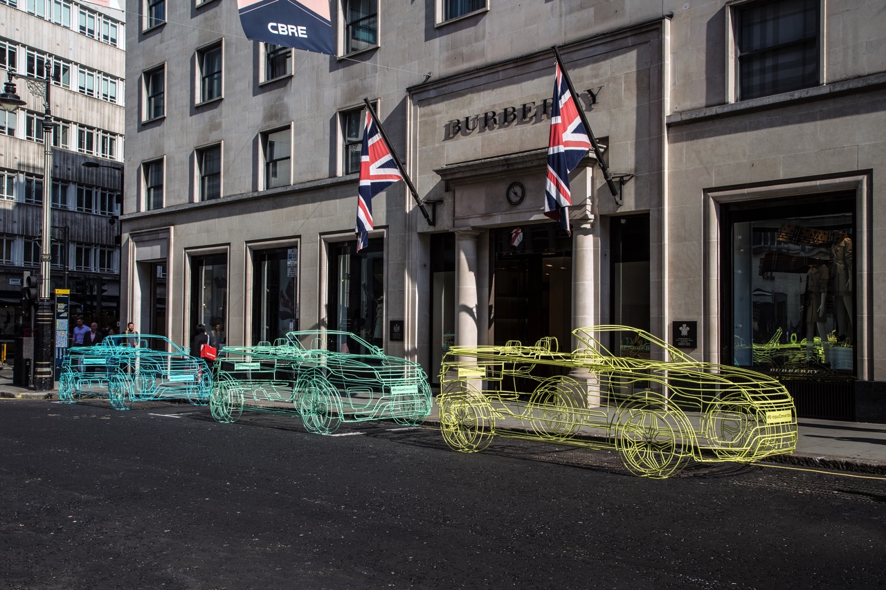 In november 2015 maakt de Range Rover Evoque Cabriolet zijn debuut. Begin volgend jaar komt hij in Nederland op de markt.