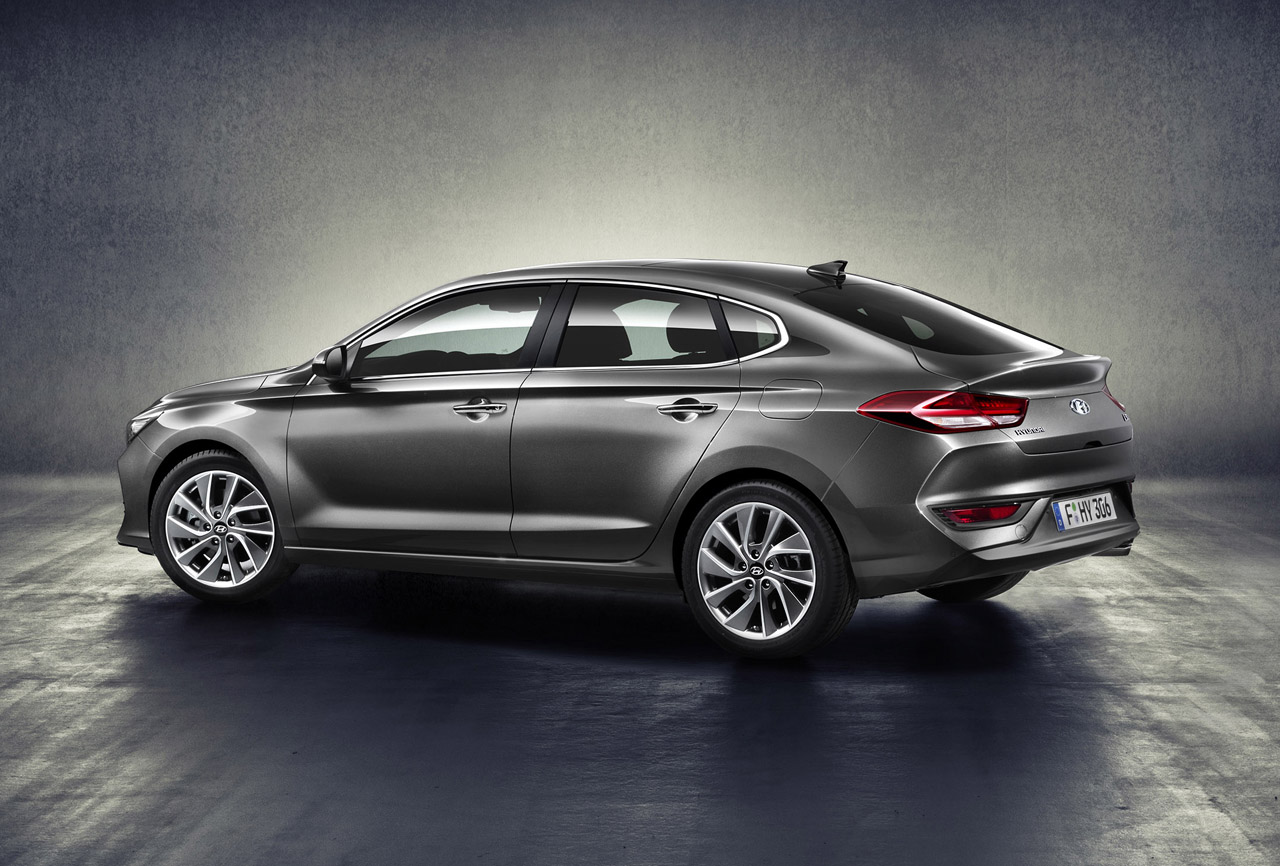 De derde carrosserieversie van de nieuwe Hyundai i30 is de fastback die begin volgend jaar verschijnt.