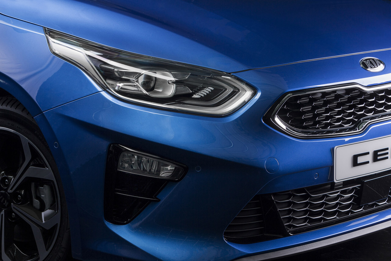 Kia lanceert de nieuwe Ceed in Genve maar haalt er nu het doek al van af.
