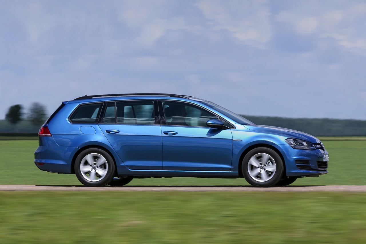 Autotest Volkswagen Golf 1.0 TSI BlueMotion, de eerste Golf met driecilinder turbomotor en verkrijgbaar met handgeschakelde zesbak of zeventrapsautomaat. De Golf voor iedereen!