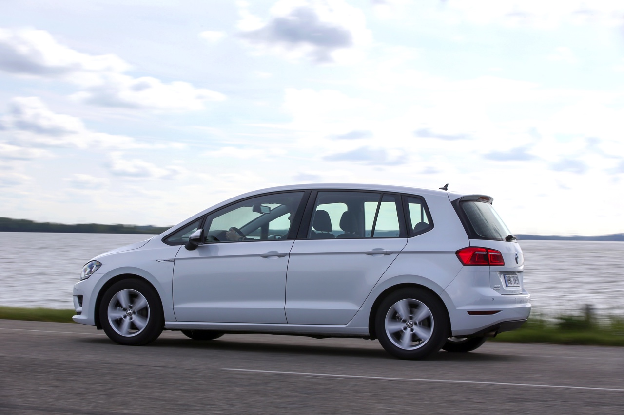 Autotest Volkswagen Golf 1.0 TSI BlueMotion, de eerste Golf met driecilinder turbomotor en verkrijgbaar met handgeschakelde zesbak of zeventrapsautomaat. De Golf voor iedereen!