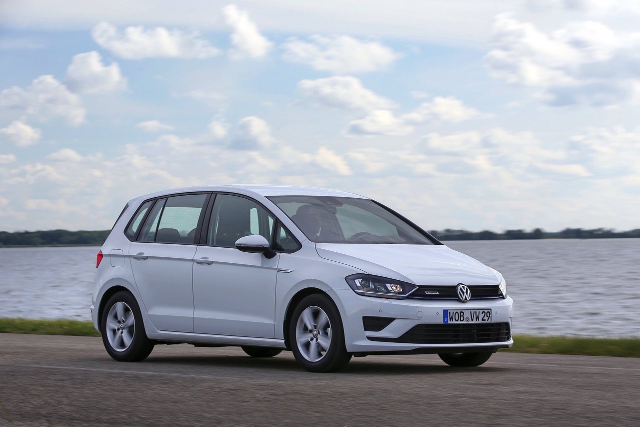 Autotest Volkswagen Golf 1.0 TSI BlueMotion, de eerste Golf met driecilinder turbomotor en verkrijgbaar met handgeschakelde zesbak of zeventrapsautomaat. De Golf voor iedereen!