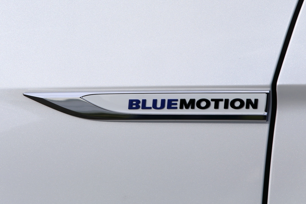 Autotest Volkswagen Golf 1.0 TSI BlueMotion, de eerste Golf met driecilinder turbomotor en verkrijgbaar met handgeschakelde zesbak of zeventrapsautomaat. De Golf voor iedereen!