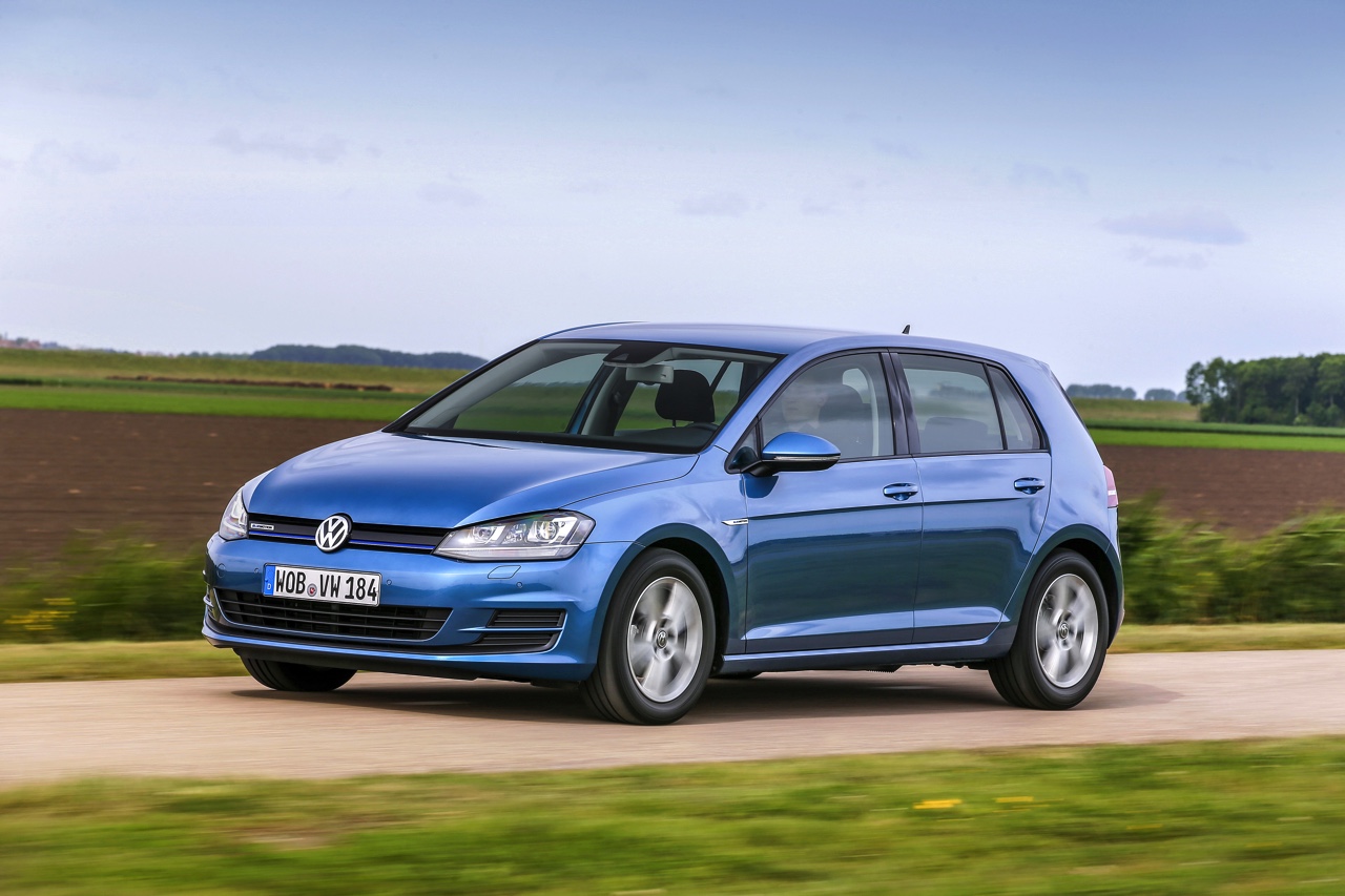 Autotest Volkswagen Golf 1.0 TSI BlueMotion, de eerste Golf met driecilinder turbomotor en verkrijgbaar met handgeschakelde zesbak of zeventrapsautomaat. De Golf voor iedereen!