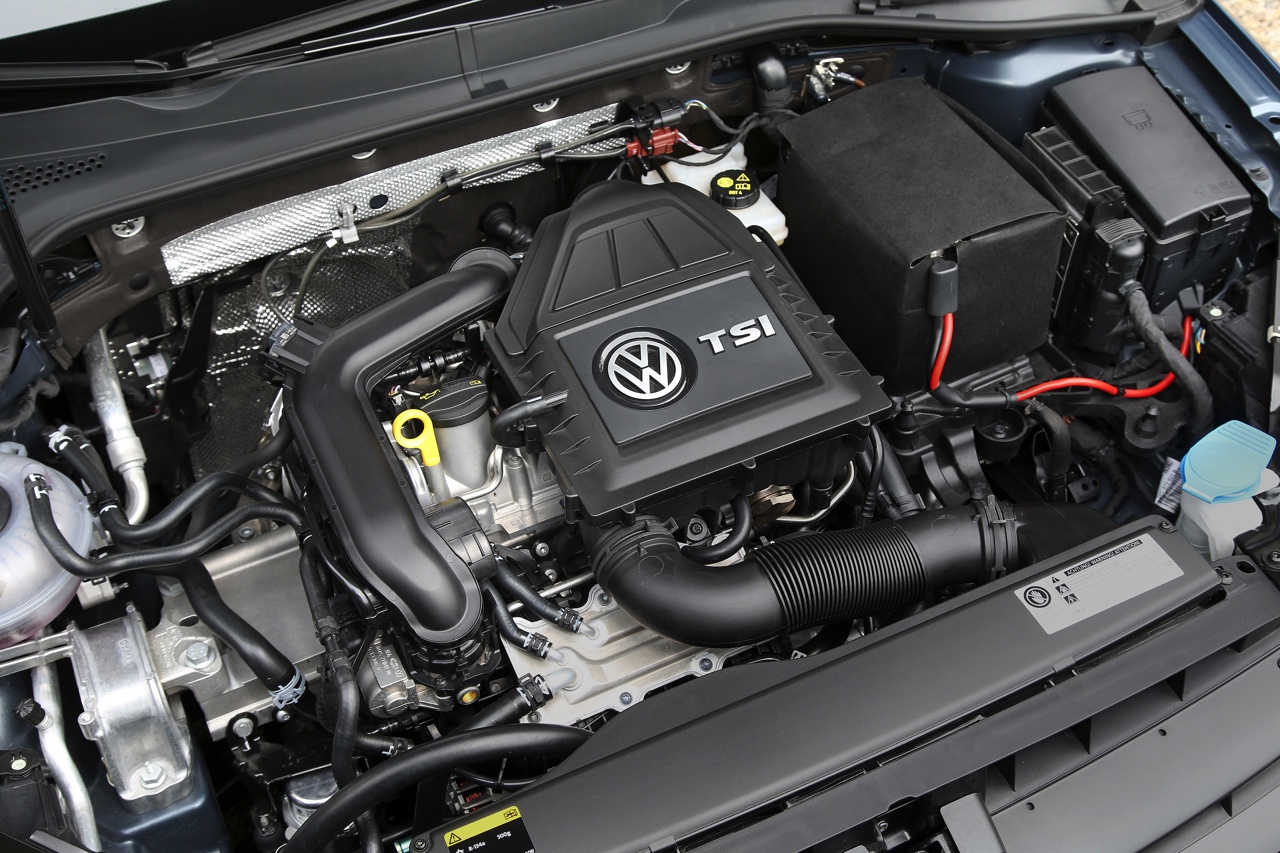 Autotest Volkswagen Golf 1.0 TSI BlueMotion, de eerste Golf met driecilinder turbomotor en verkrijgbaar met handgeschakelde zesbak of zeventrapsautomaat. De Golf voor iedereen!