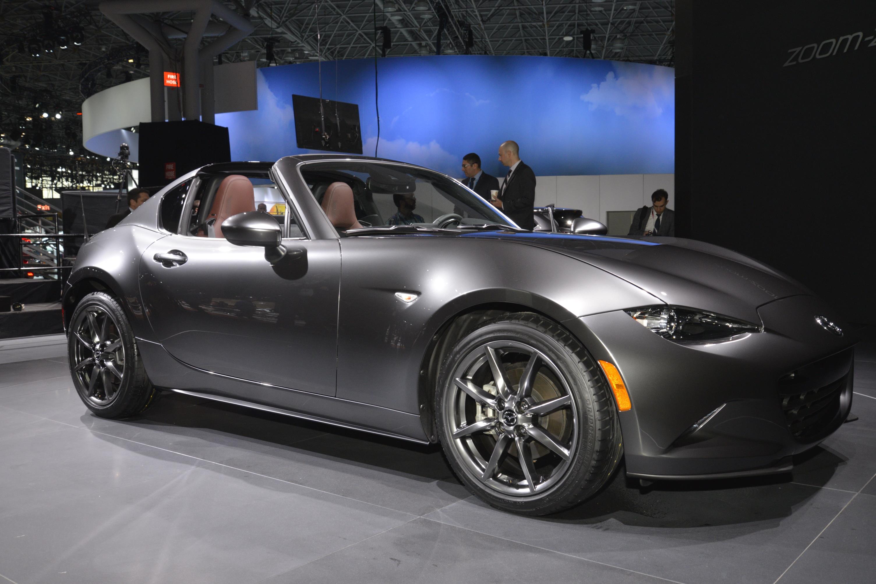 Mazda geeft de MX-5 Roadster Coupe een opvolger in de vorm van de MX-5 RF met fastback design.