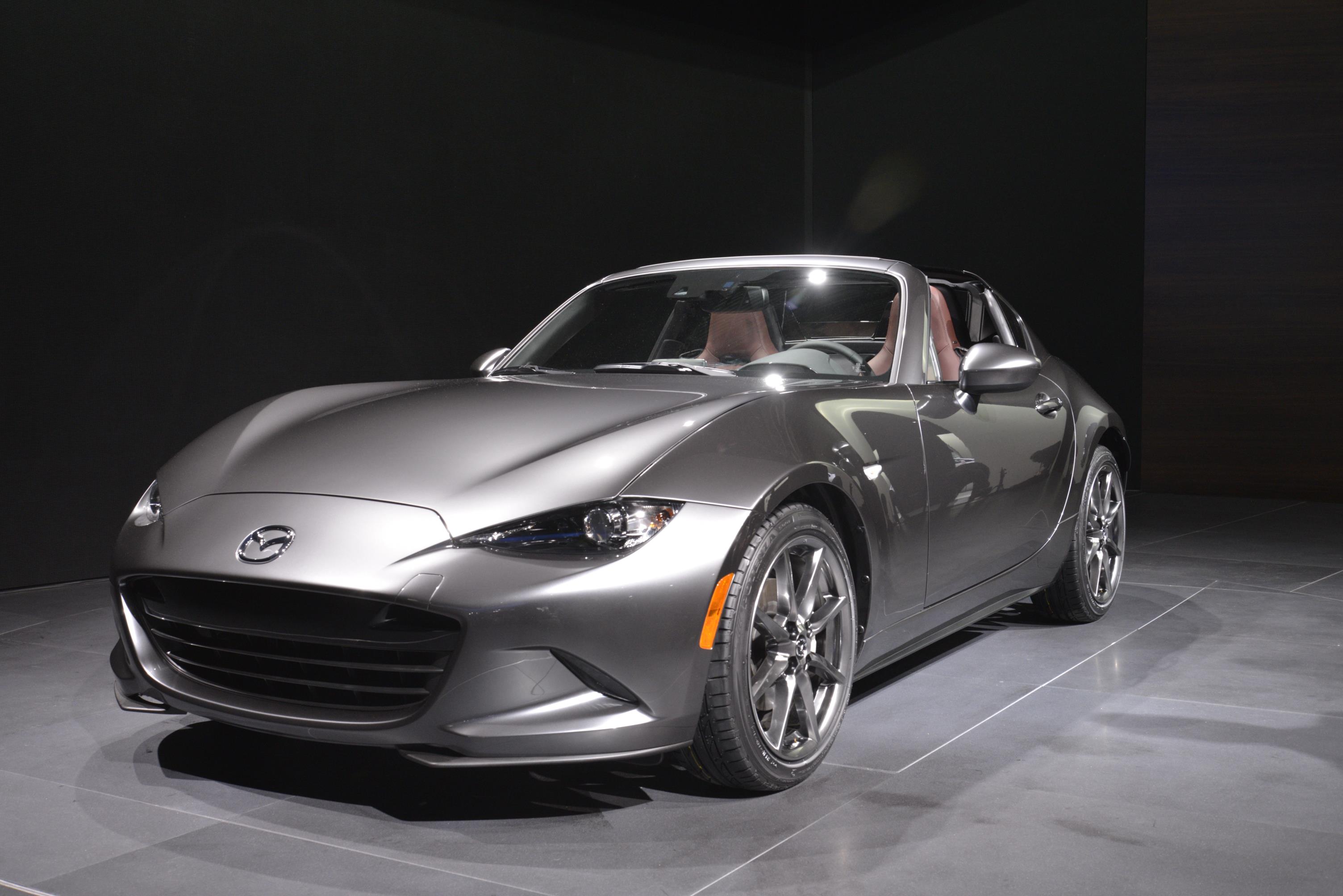Mazda geeft de MX-5 Roadster Coupe een opvolger in de vorm van de MX-5 RF met fastback design.